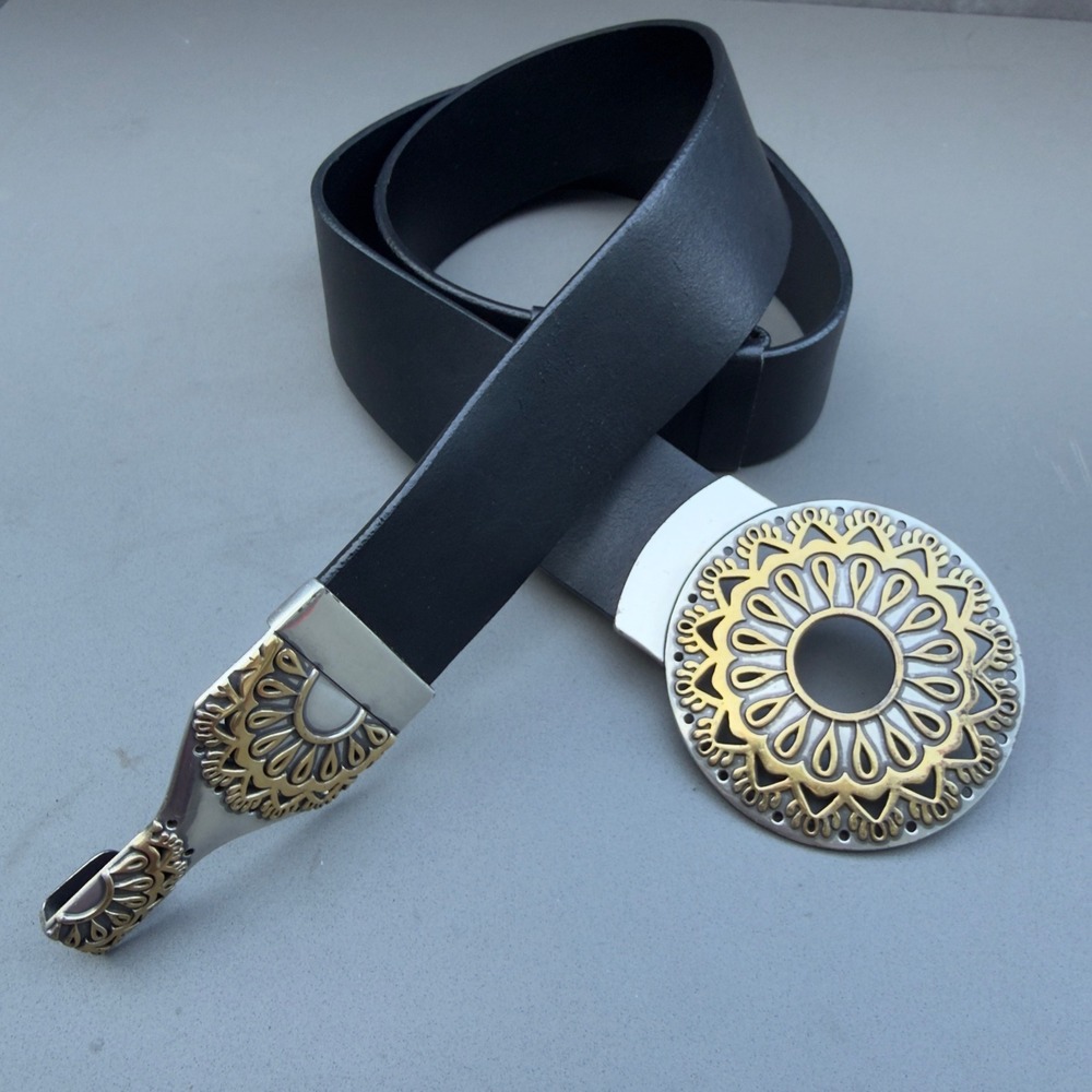 Chico's Black Leather Medallion Belt Size M/L Silver Gold Two Tone Filigree 2485
